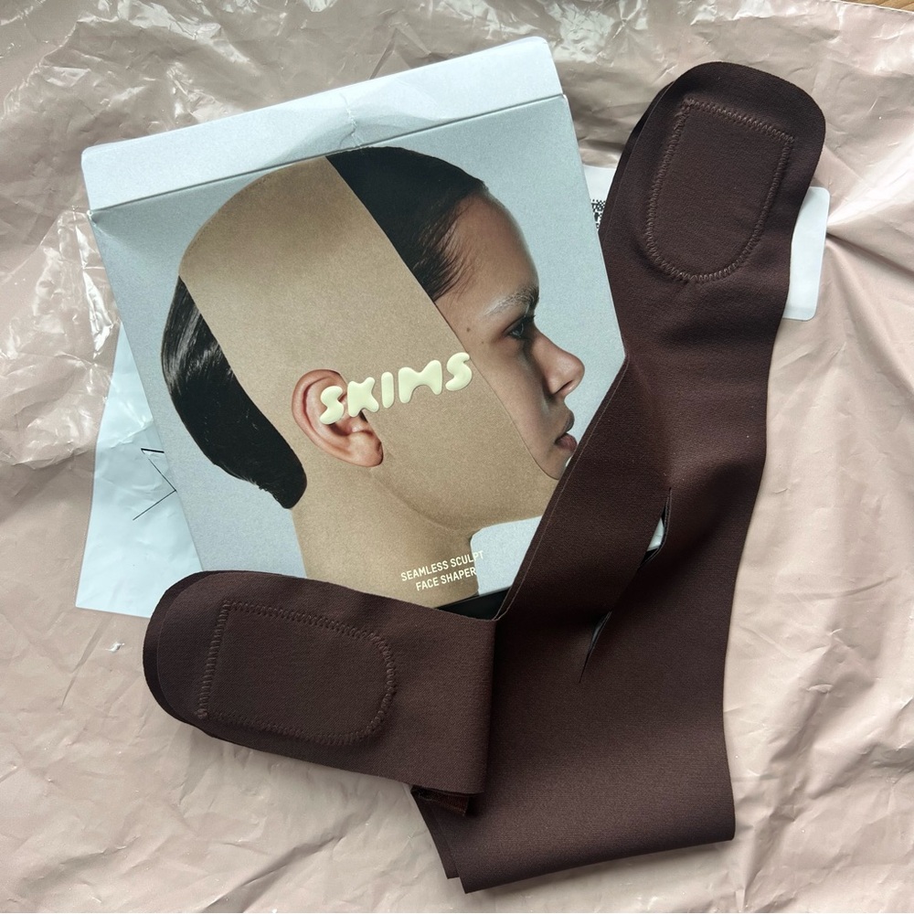 SKIMS Seamless Sculpt Face Wrap